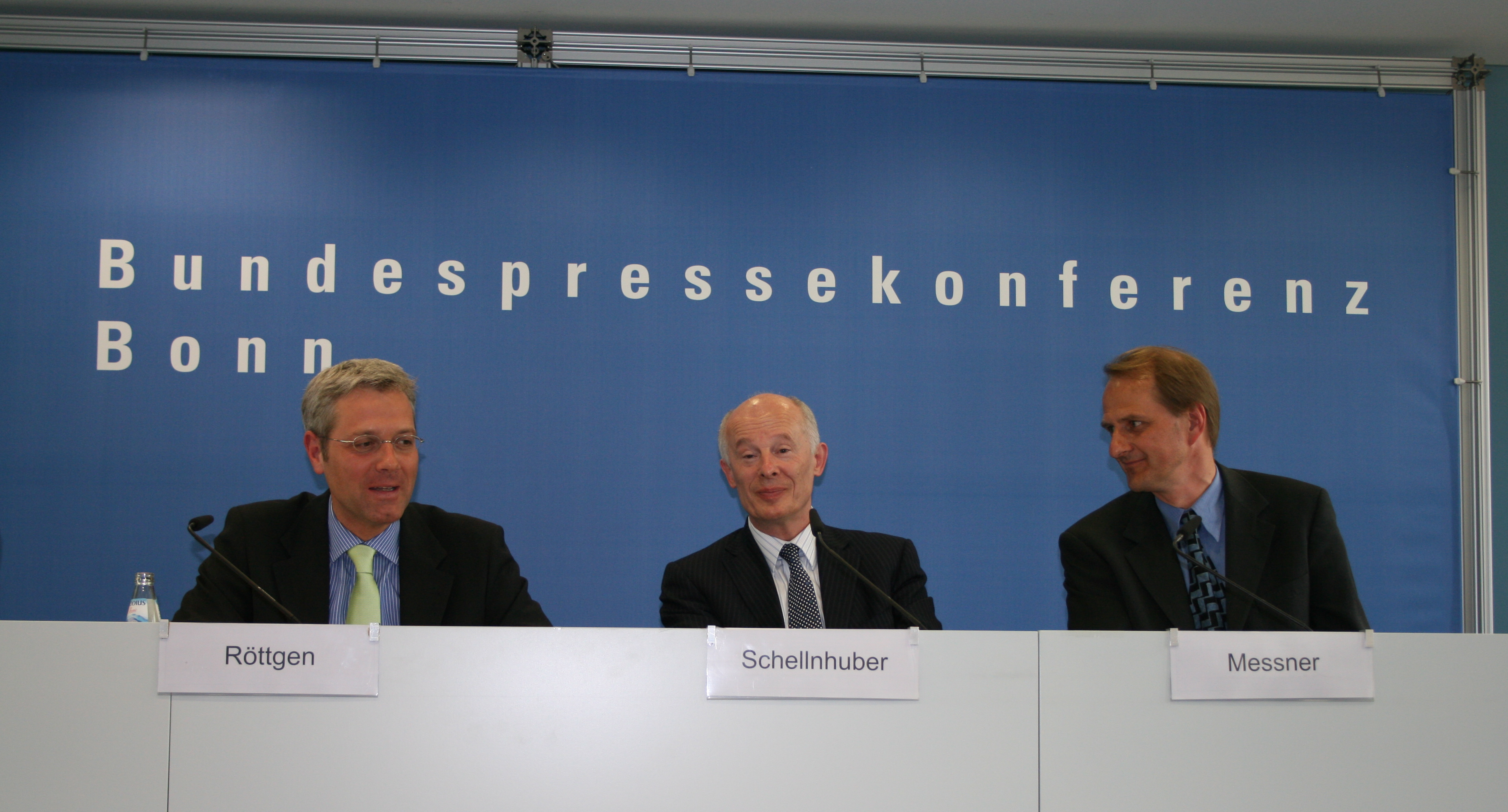 Federal Press Conferenz of WBGU to Submission of the WBGU Policy Paper "Climate Policy Post-Copenhagen" in Bonn