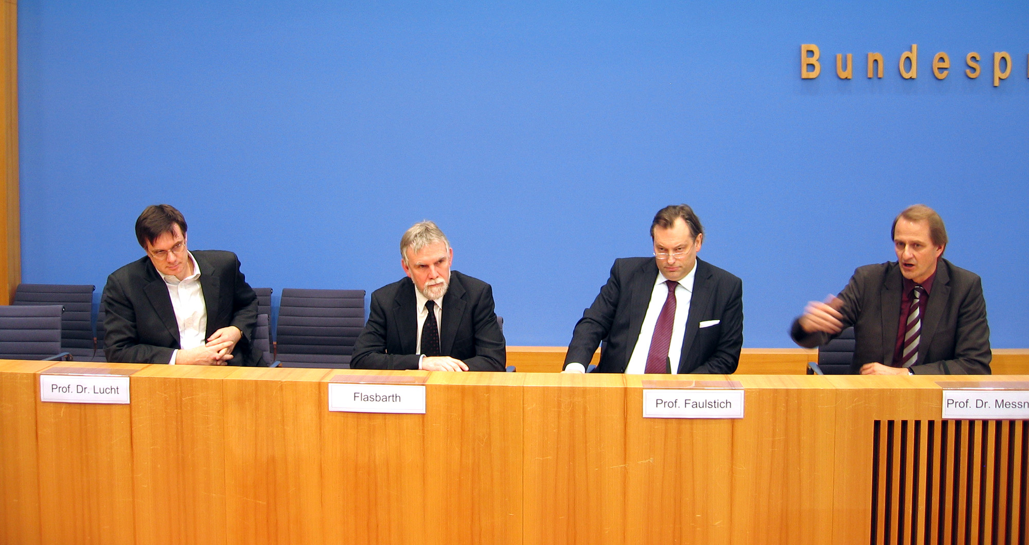 Joint press conference with WBGU, UBA und SRU at 24.11.2011