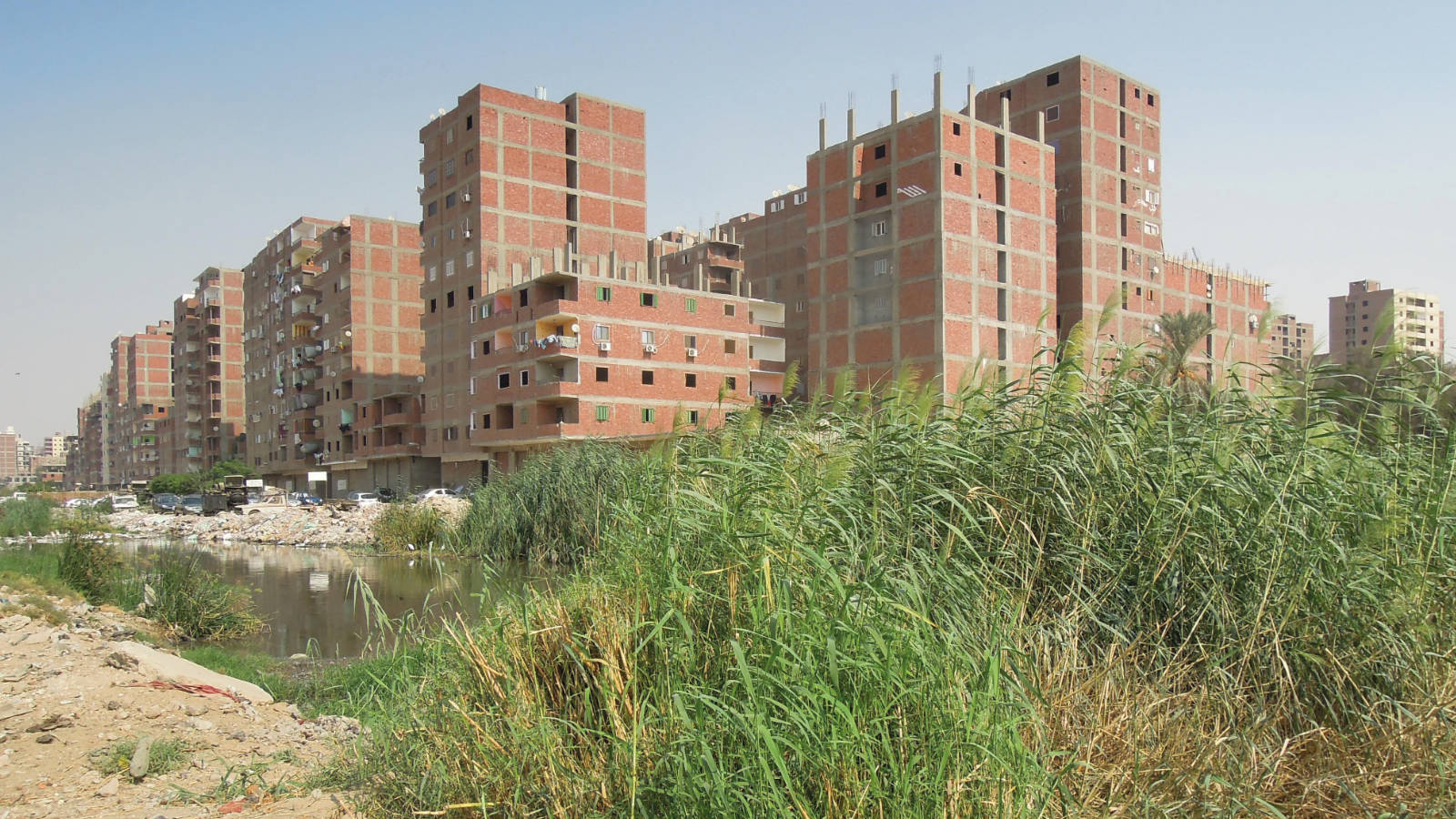 Informelle Siedlung auf landwirtschaftlichen Flächen im Großraum Kairo