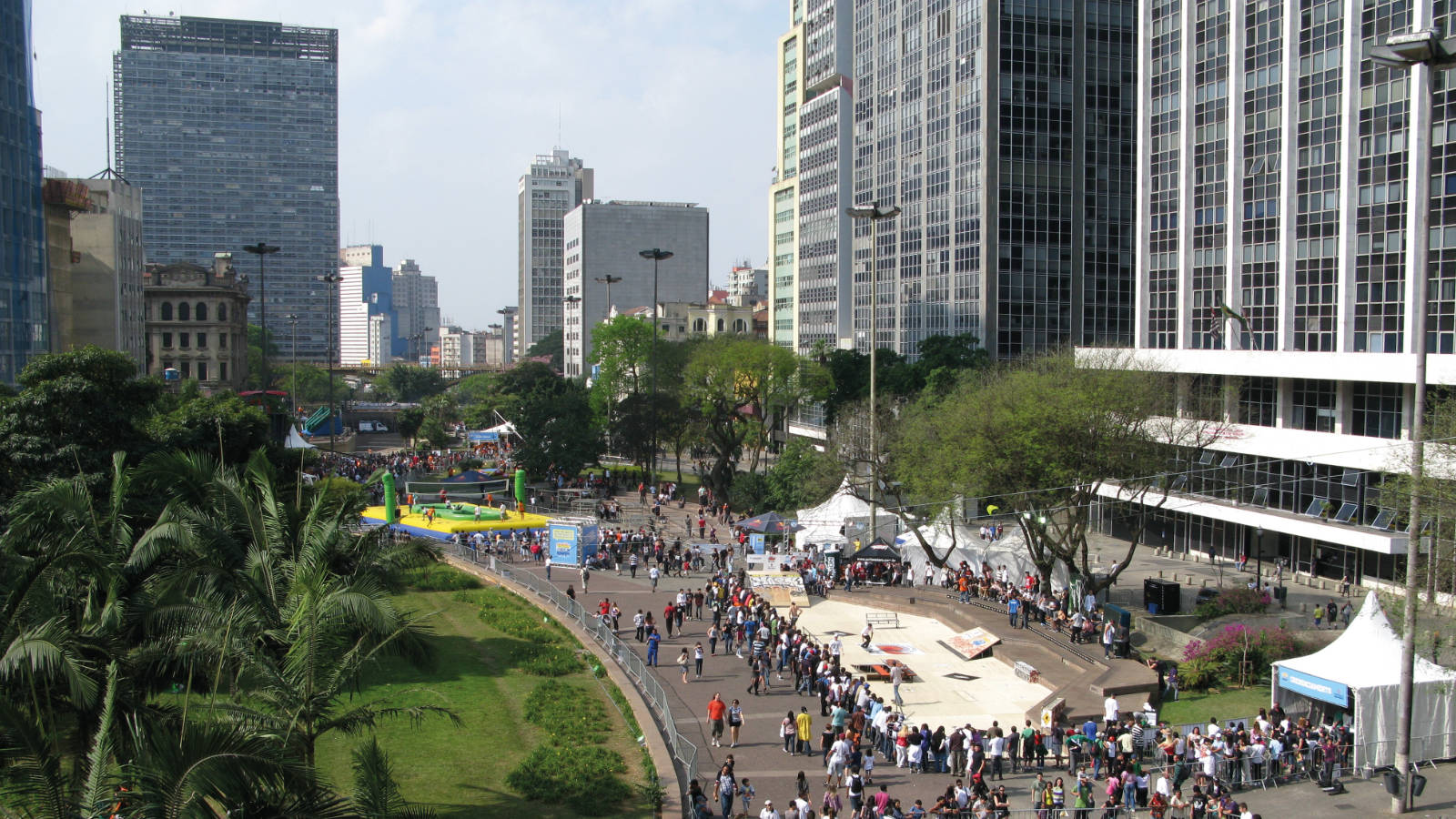 Breitensportveranstaltung "Virada Esportiva" zur Belebung des öffentlichen Raums im Zentrum São Paulos